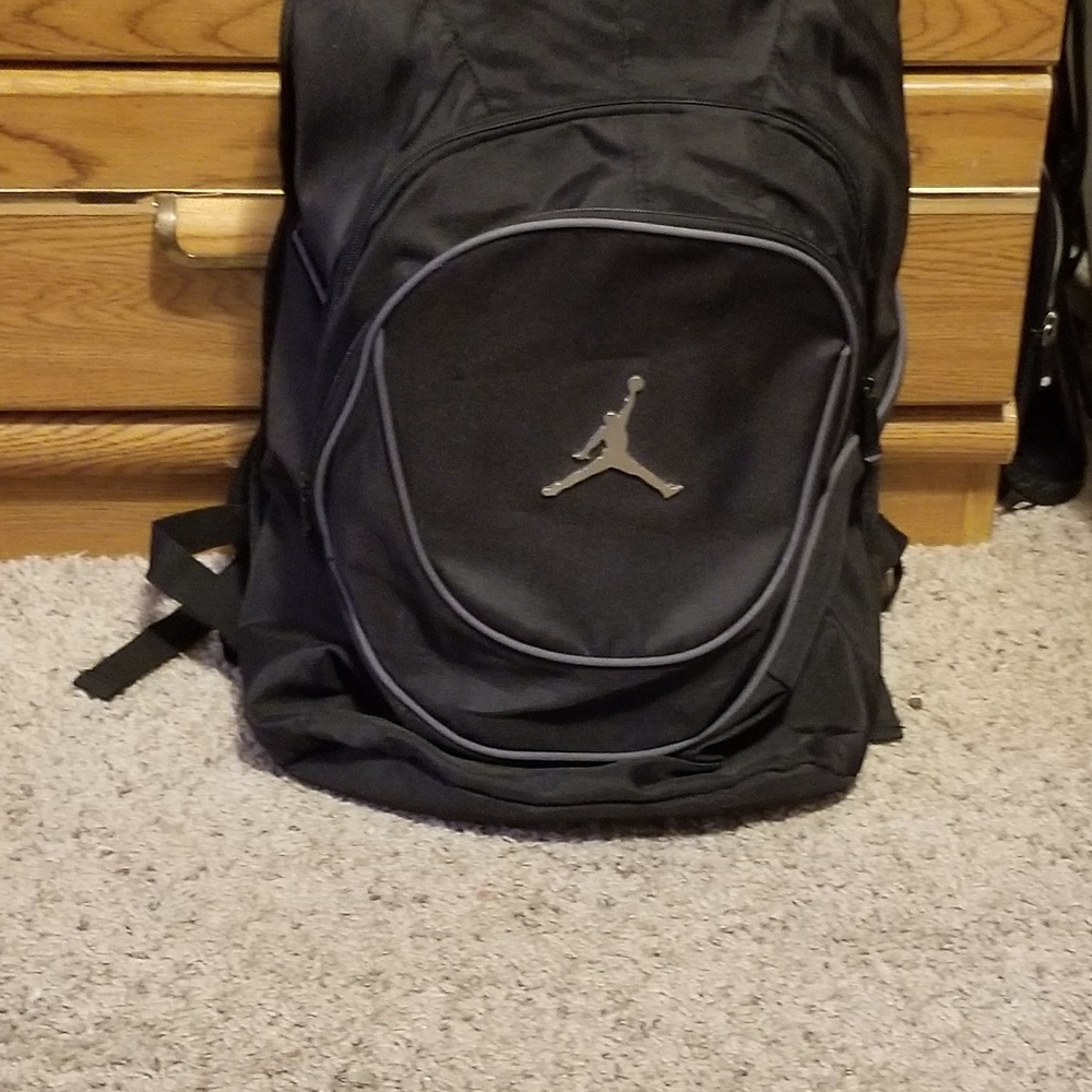 JORDAN BACKPACK BLACK AND SILVER